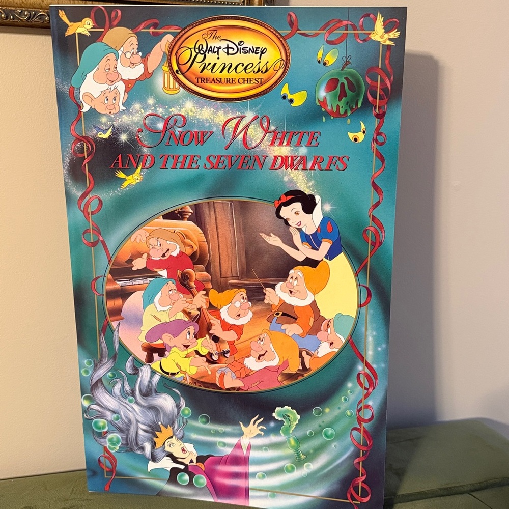 Vintage Walt Disney Princess Treasure Chest Book Set - Picture 8 of 15